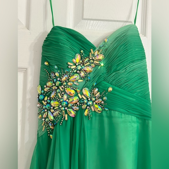 GOWN BEADED Ambiance with Spaghetti Straps. PROM - Picture 4 of 16